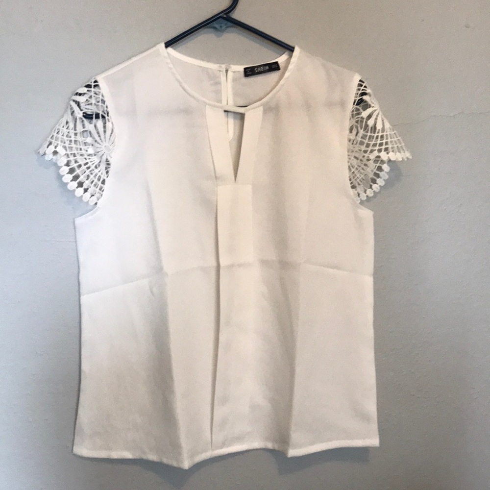 White SHEIN Keyhole Neck Lace Sleeve Top